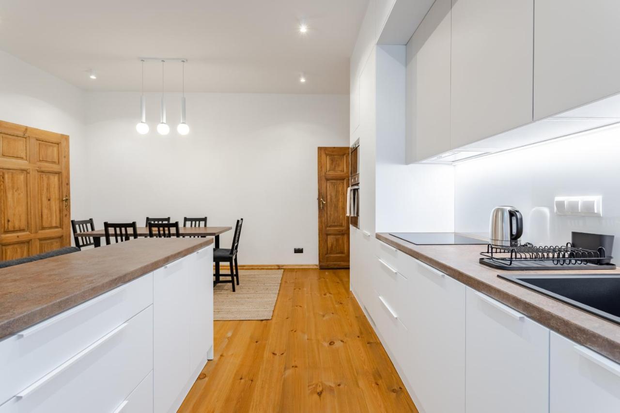 Two Bedroom Very Berry Apartment In Poznan With Desk By Noclegi Renters Exterior photo