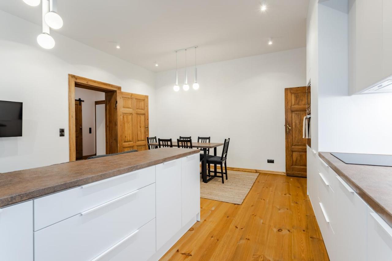 Two Bedroom Very Berry Apartment In Poznan With Desk By Noclegi Renters Exterior photo