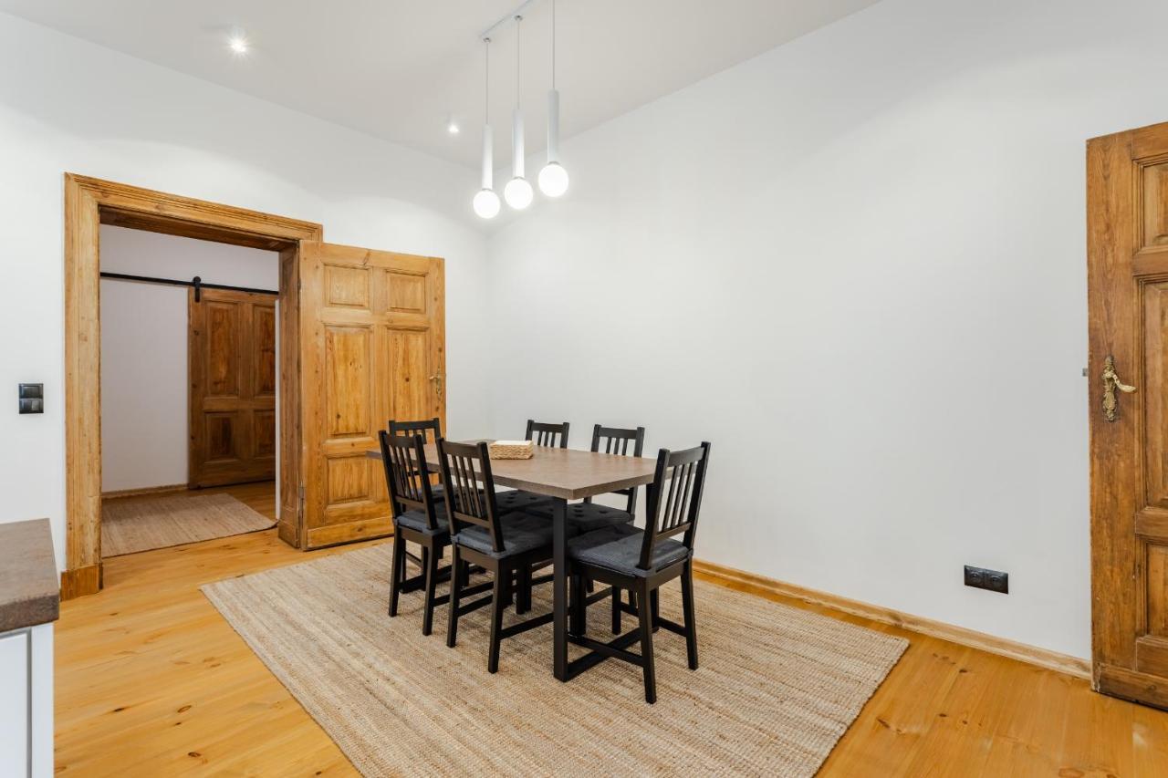 Two Bedroom Very Berry Apartment In Poznan With Desk By Noclegi Renters Exterior photo